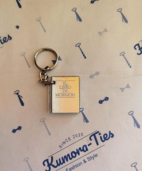 Libro de Mormon plateado