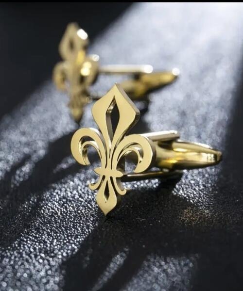 Mancuernas flor de loto doradas