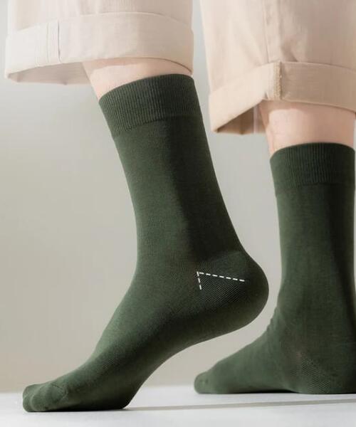 Calcetines fibra de bambú verde oscuro.
