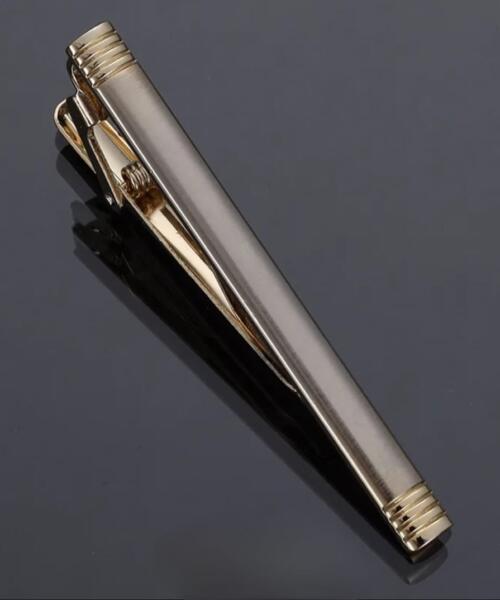 Tie clip formal con diseño grueso