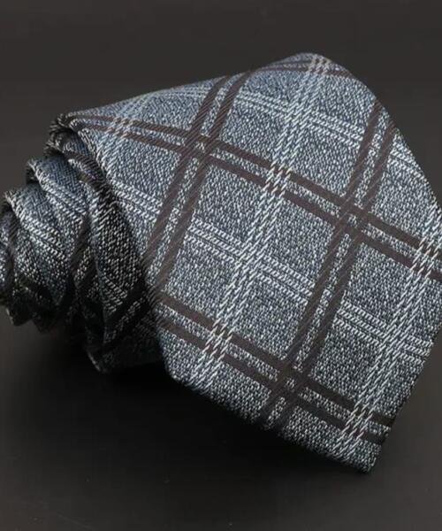 Corbata a cuadros tonos oscuros