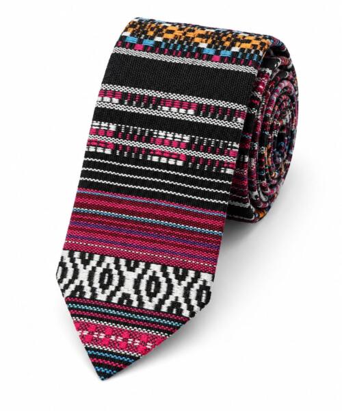 corbata típica rosada